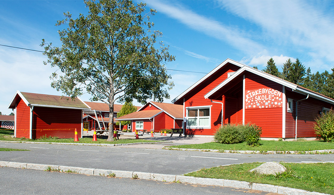 Utvendig maling av barneskole